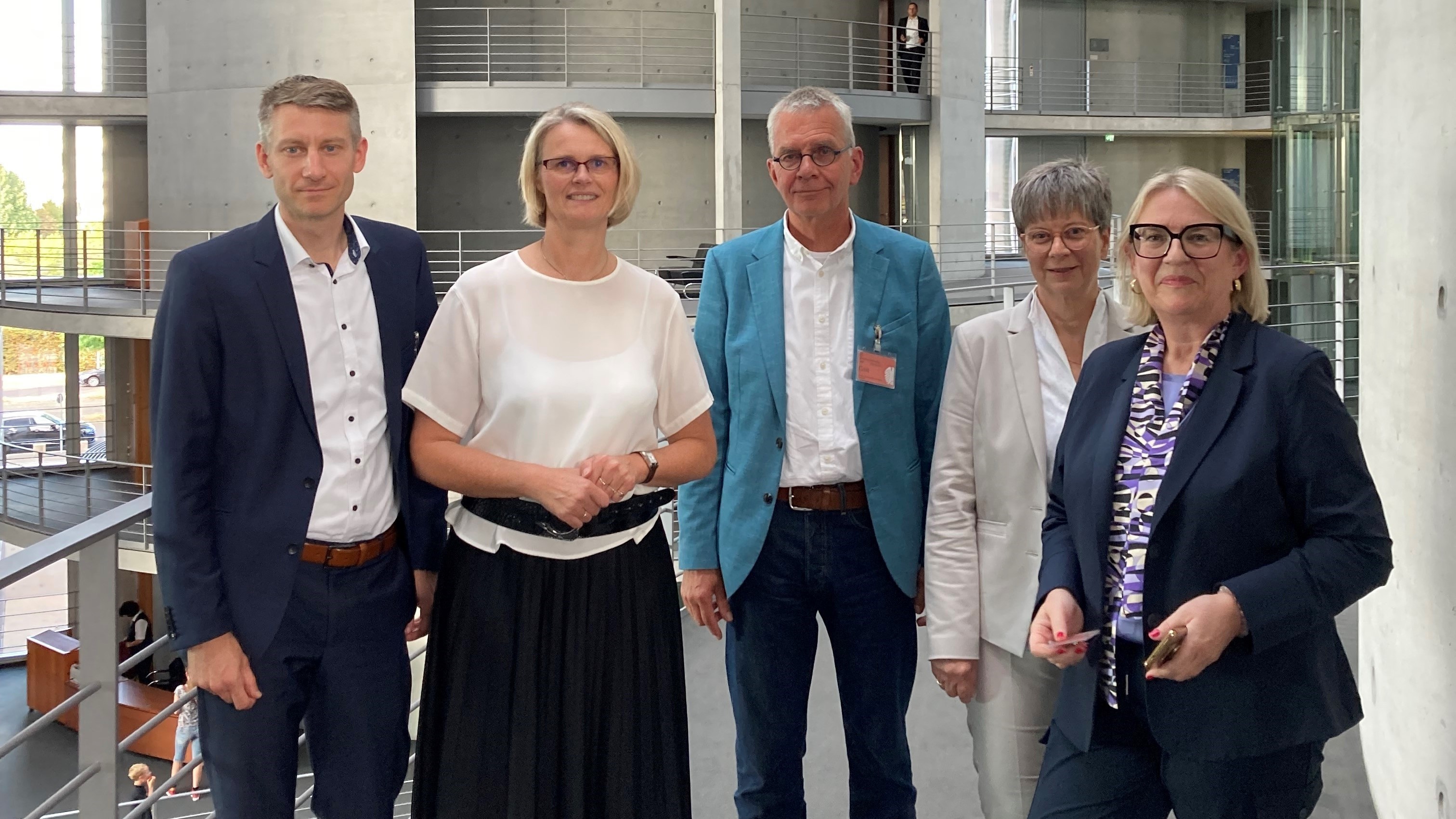 Öffentliche Anhörung im Tourismusausschuss des Bundestags am 20. September 2023 v.l.n.r.: Jan Strehmann (DStGB), Anja Karliczek MdB (CDU), Prof. Dr. Martin Lohmann (Forschungsgemeinschaft Urlaub und Reisen e.V.), Sabine Thiele (Regensburg Tourismus GmbH), Petra Hedorfer (Deutsche Zentrale für Tourismus)  