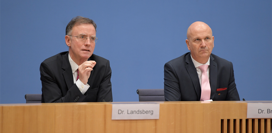 © Jens Jeske; Foto: Dr. Gerd Landsberg, Hauptgeschäftsführer des DStGB und Dr. Uwe Brandl, neuer Präsident des DStGB © Jens Jeske; Foto: Dr. Gerd Landsberg, Hauptgeschäftsführer des DStGB und Dr. Uwe Brandl, neuer Präsident des DStGB