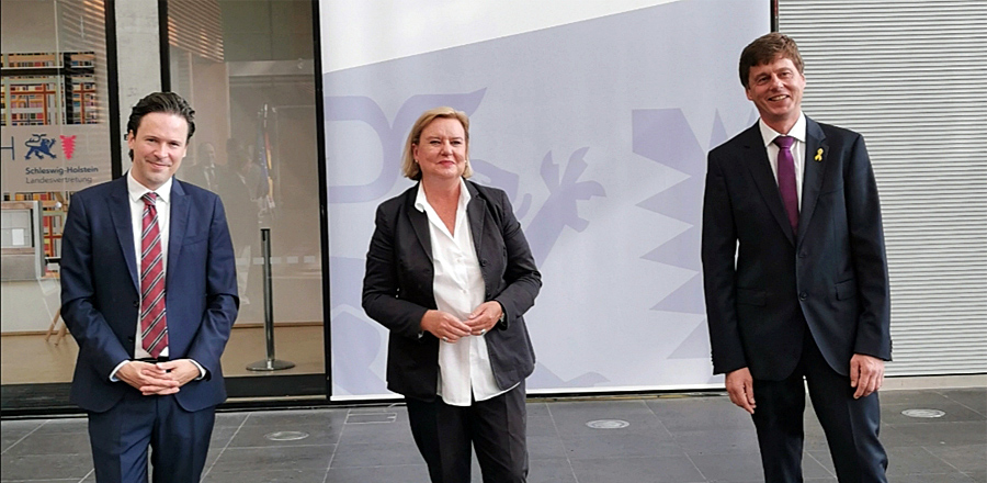 Foto v. l. n. r.: Finn Brüning, Dr. Eva Högl,Timm Fuchs. Copyright DStGB Foto v. l. n. r.: Finn Brüning, Dr. Eva Högl,Timm Fuchs. Copyright DStGB