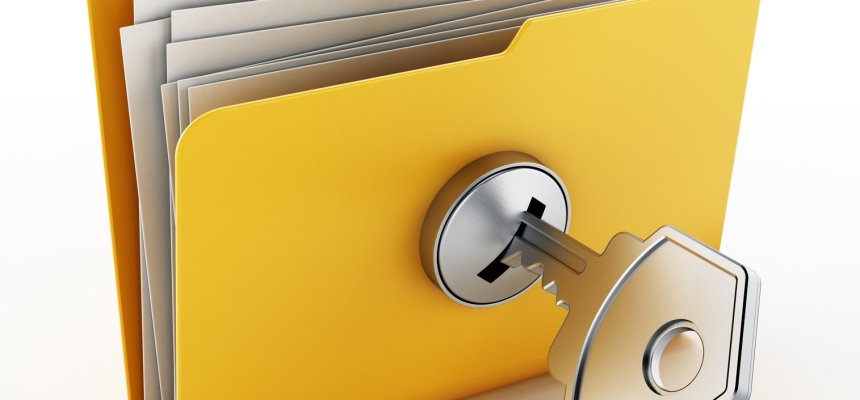 Abgeschlossener Ordner mit Schlüßel