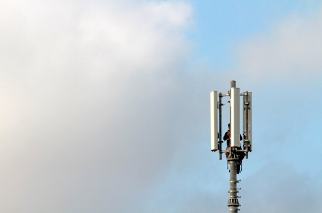Monteur auf Sendemast