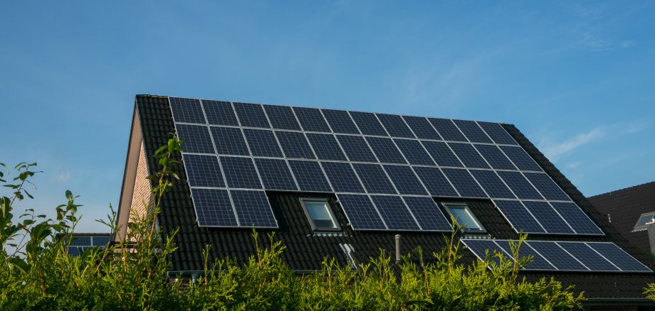 Dach mit Solar Anlage