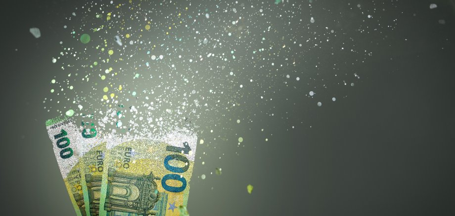 100 euro bills disappearing into thin air