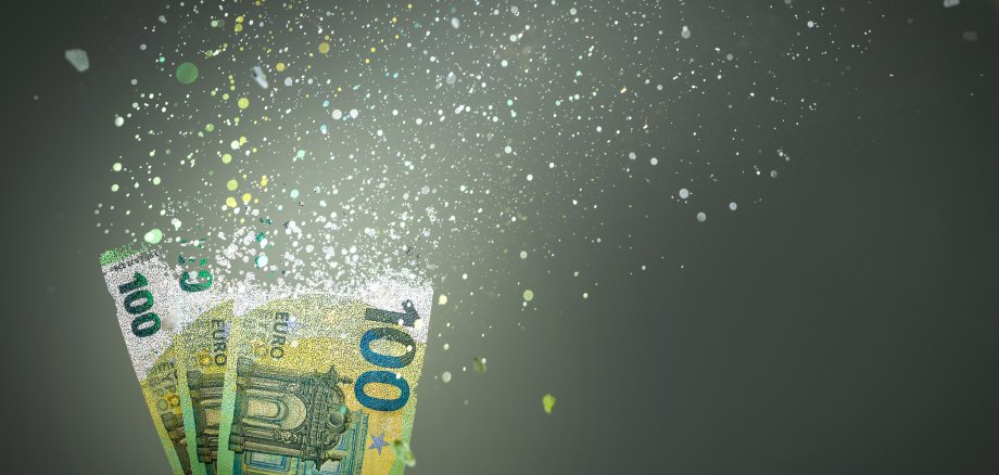 100 euro bills disappearing into thin air
