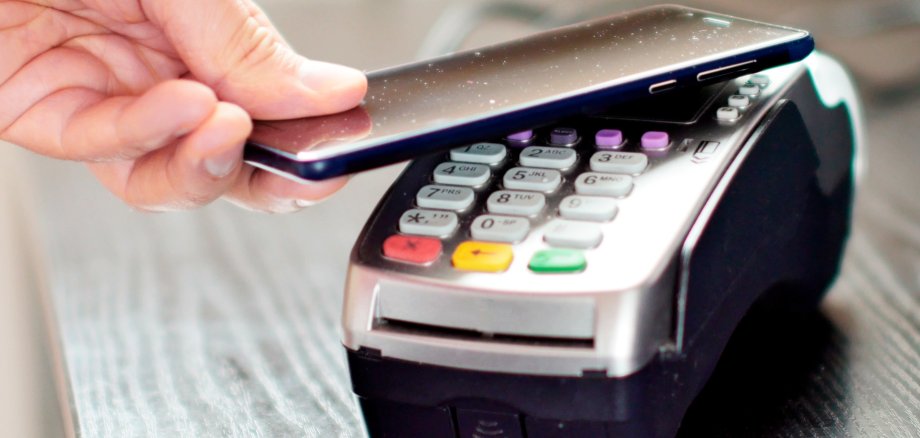Kreditkarte bezahlt Kontaktlos