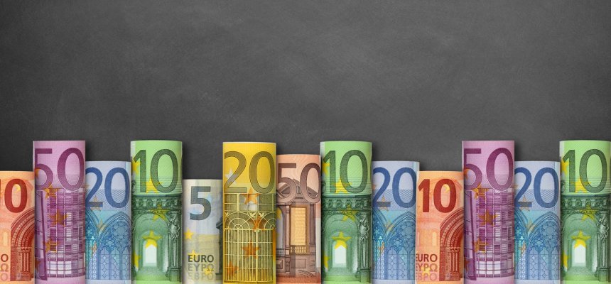 Euro Banknoten / leerer Hintergrund