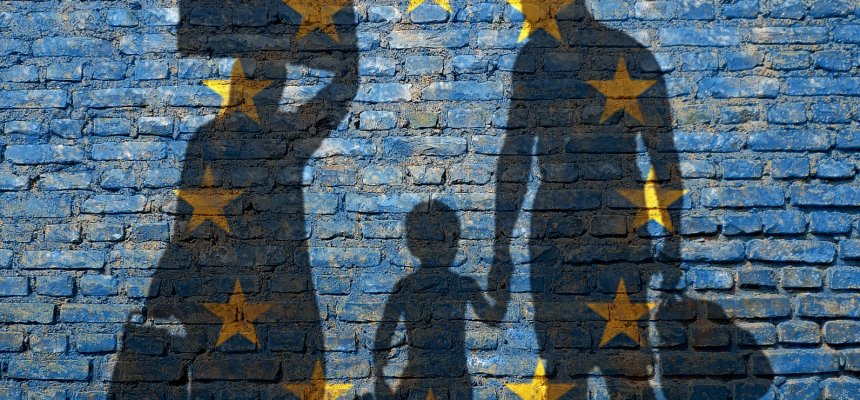 Europaflagge und Drei Schatten