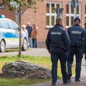 Mitarbeiter vom Ordnungsamt am Rande einer Demo