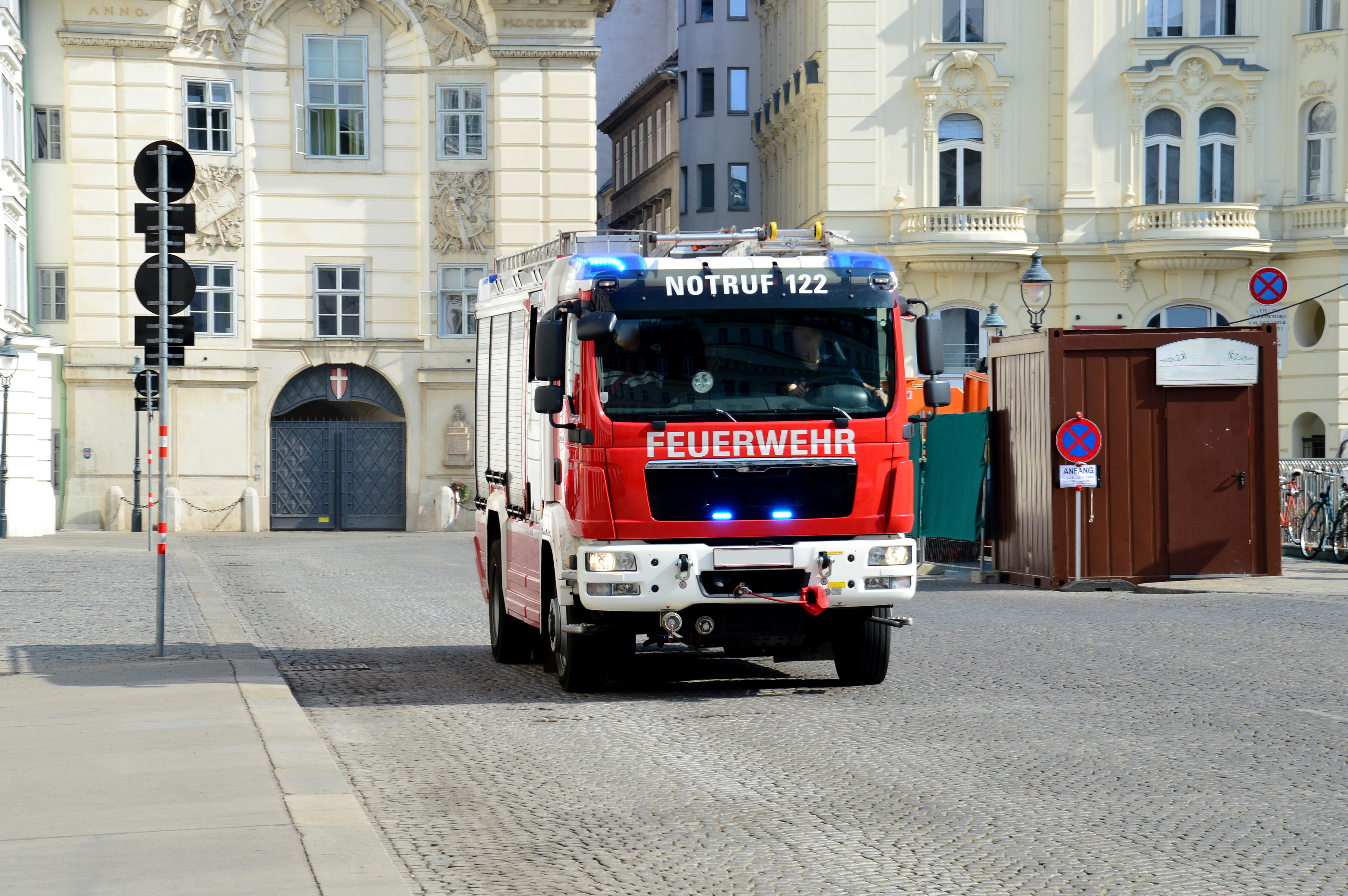 Feuerwehrauto im Einsatz Feuerwehrauto im Einsatz