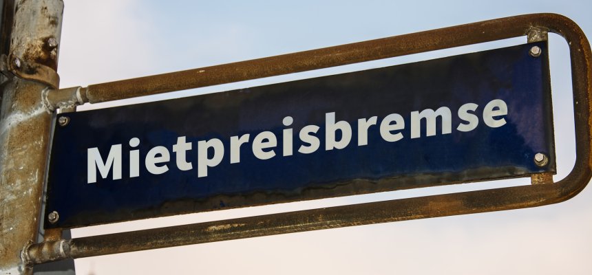 Strassenschild - Mietpreisbremse