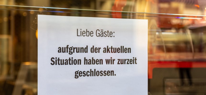 Ein wegen Corona geschlossenes Geschäft