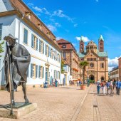 Speyer Pilgerfigur und Dom