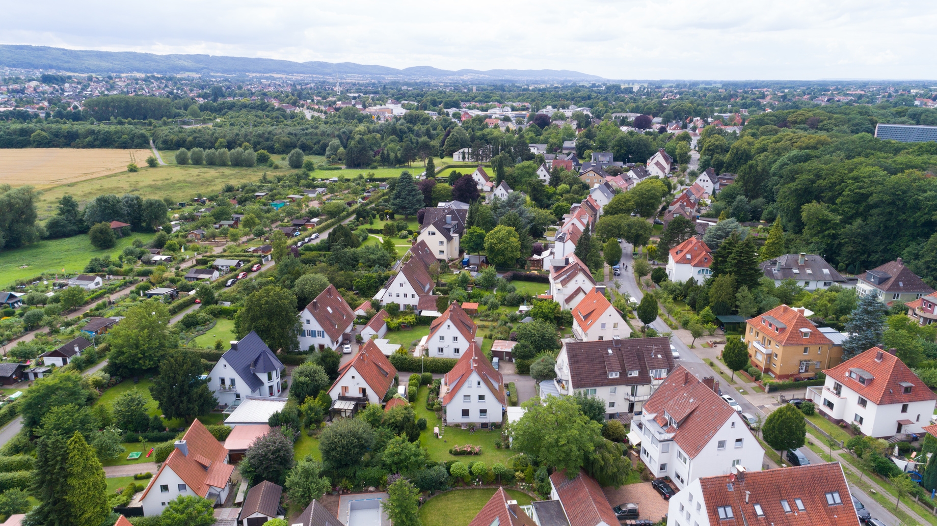 Luftaufnahme einer Kleinstadt