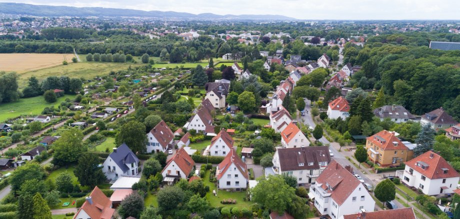 Luftaufnahme einer Kleinstadt