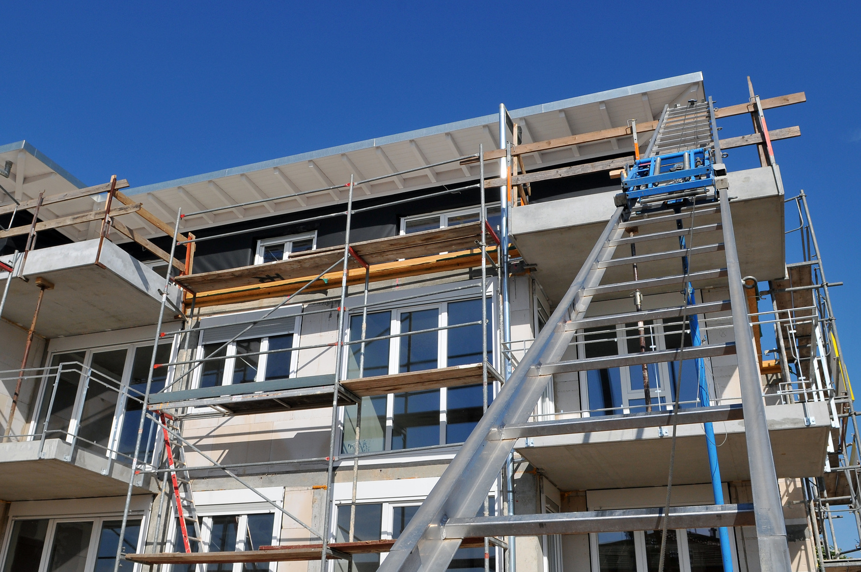 Schrägaufzug an Wohnungsneubau Schrägaufzug an Wohnungsneubau