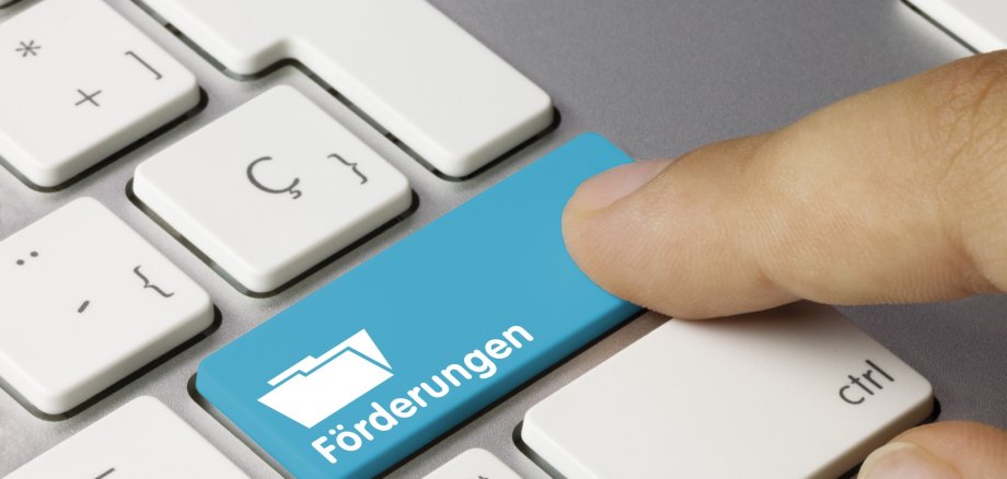 Förderungen Tastatur Finger