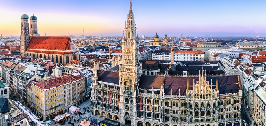 Panorama München Innenstadt im Abendlicht