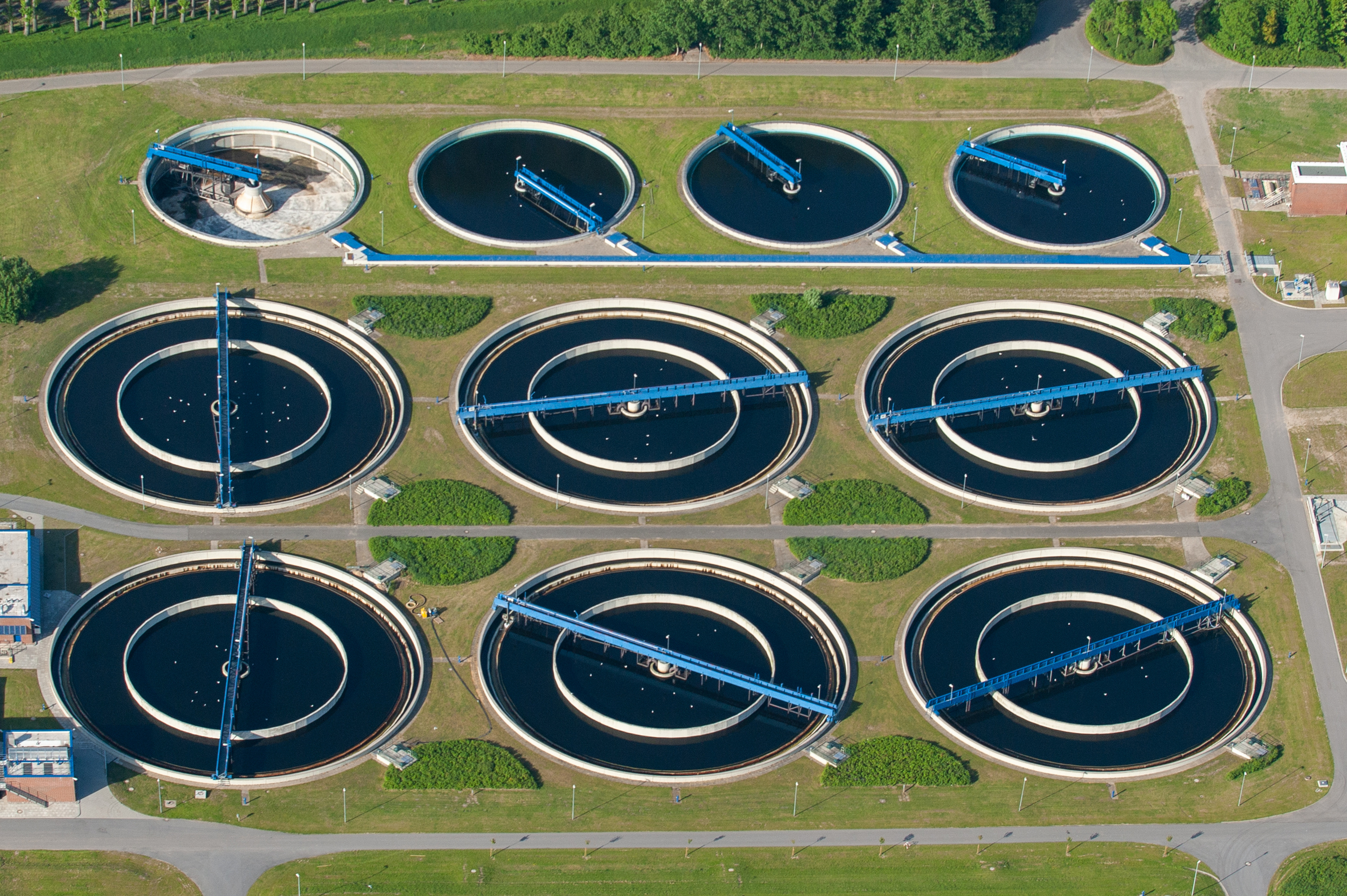 Klärwerk Hetlingen Luftaufnahme des Klärwerks Hetlingen: Abwasserreinigung über Klärbecken