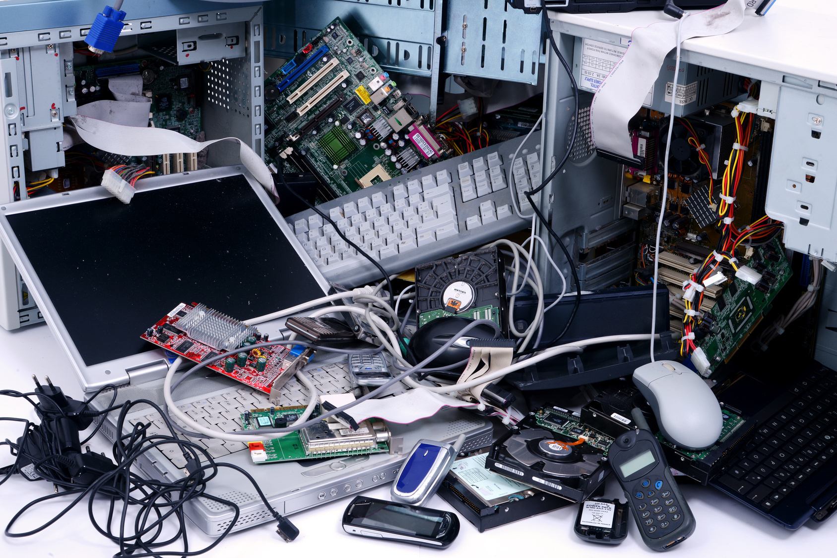 Rohstoff Elektroschrott: Alte Computer und Handys Rohstoff Elektroschrott: Alte Computer und Handys
