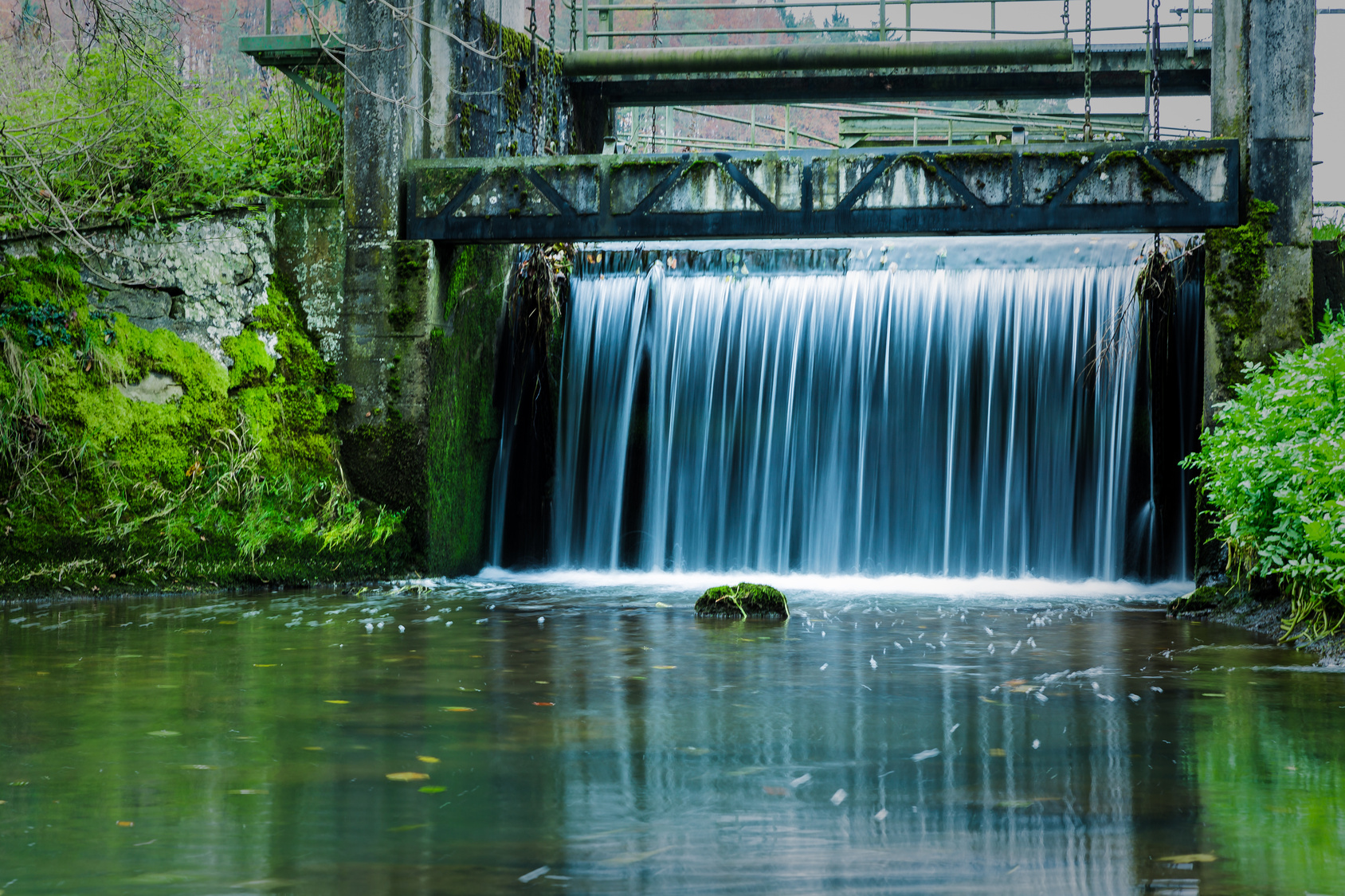 Wunderschöner Wasserfall Wunderschöner Wasserfall