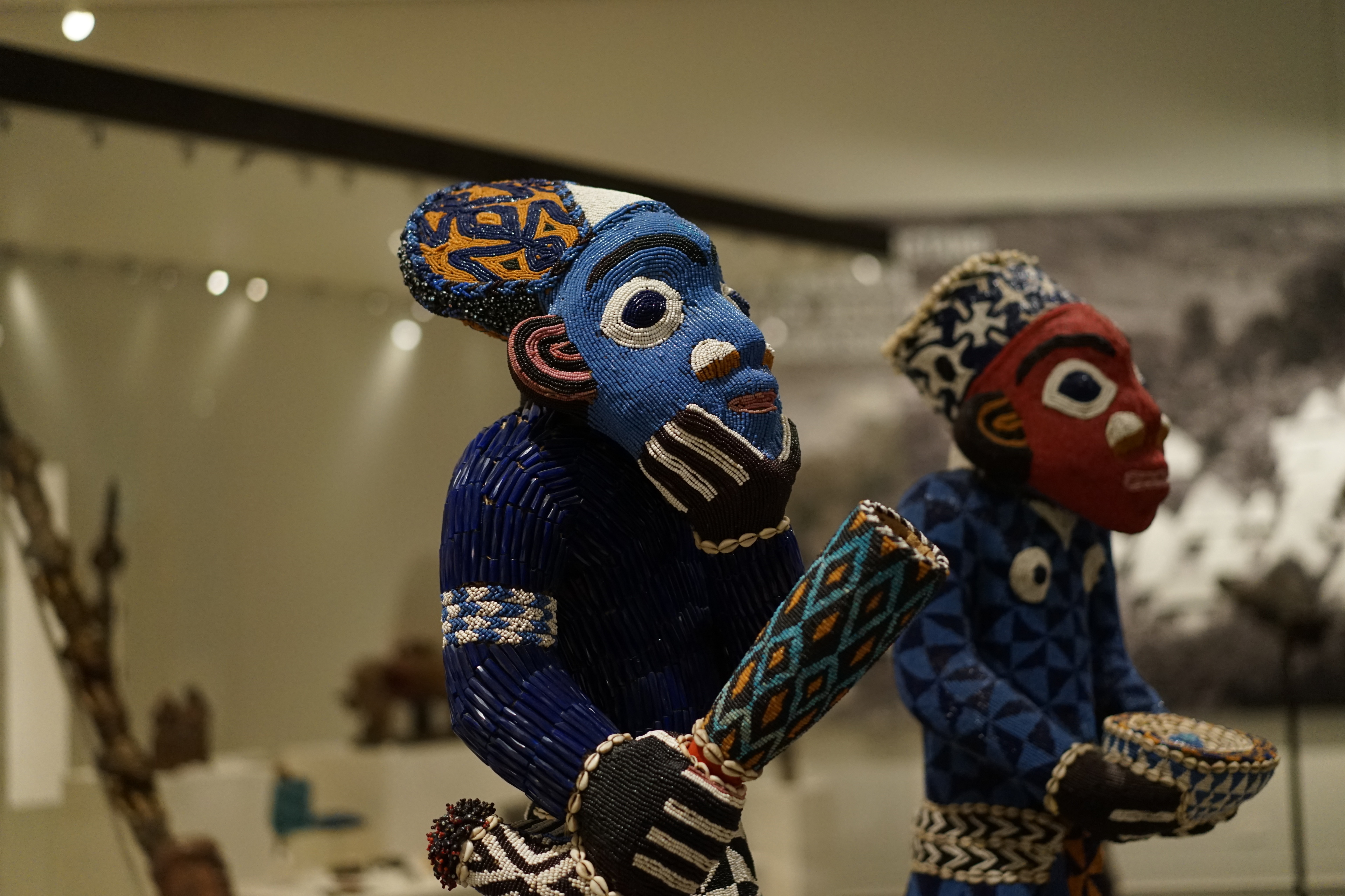 Teilaufnahme des Königsthrons "Mandu Yenu" aus Kamerun im Ethnologischen Museum des Humboldt-Forums in Berlin am 06.08.2023