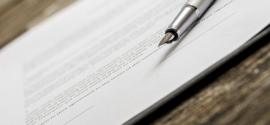 Closeup von Füller und Vertrag