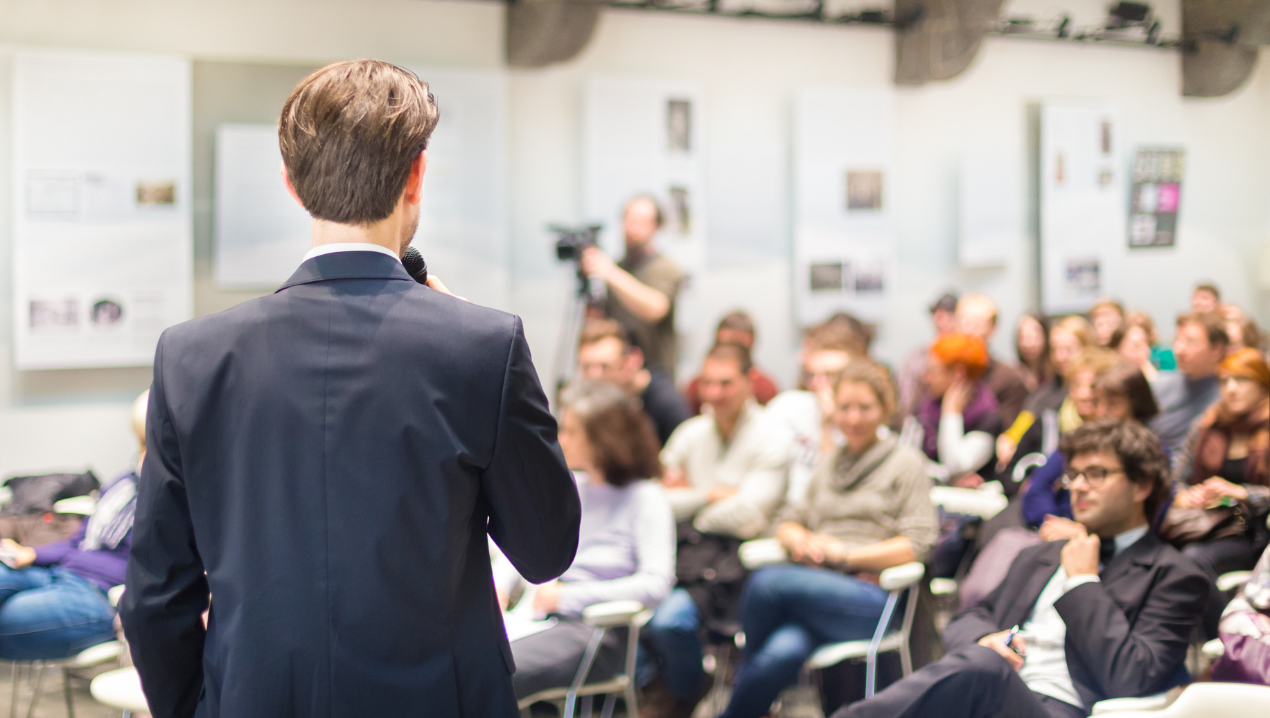 Redner auf einer Konferenz Redner auf einer Konferenz