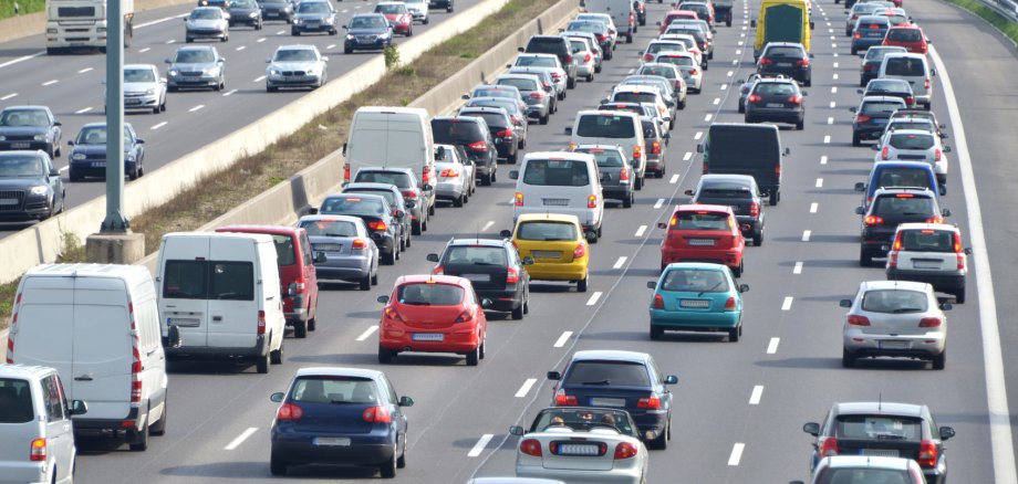 Verkehrsstau auf deutscher Autobahn