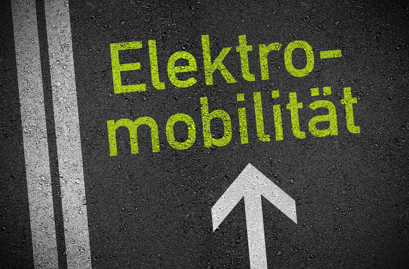 Asphalt mit Elektromobilität