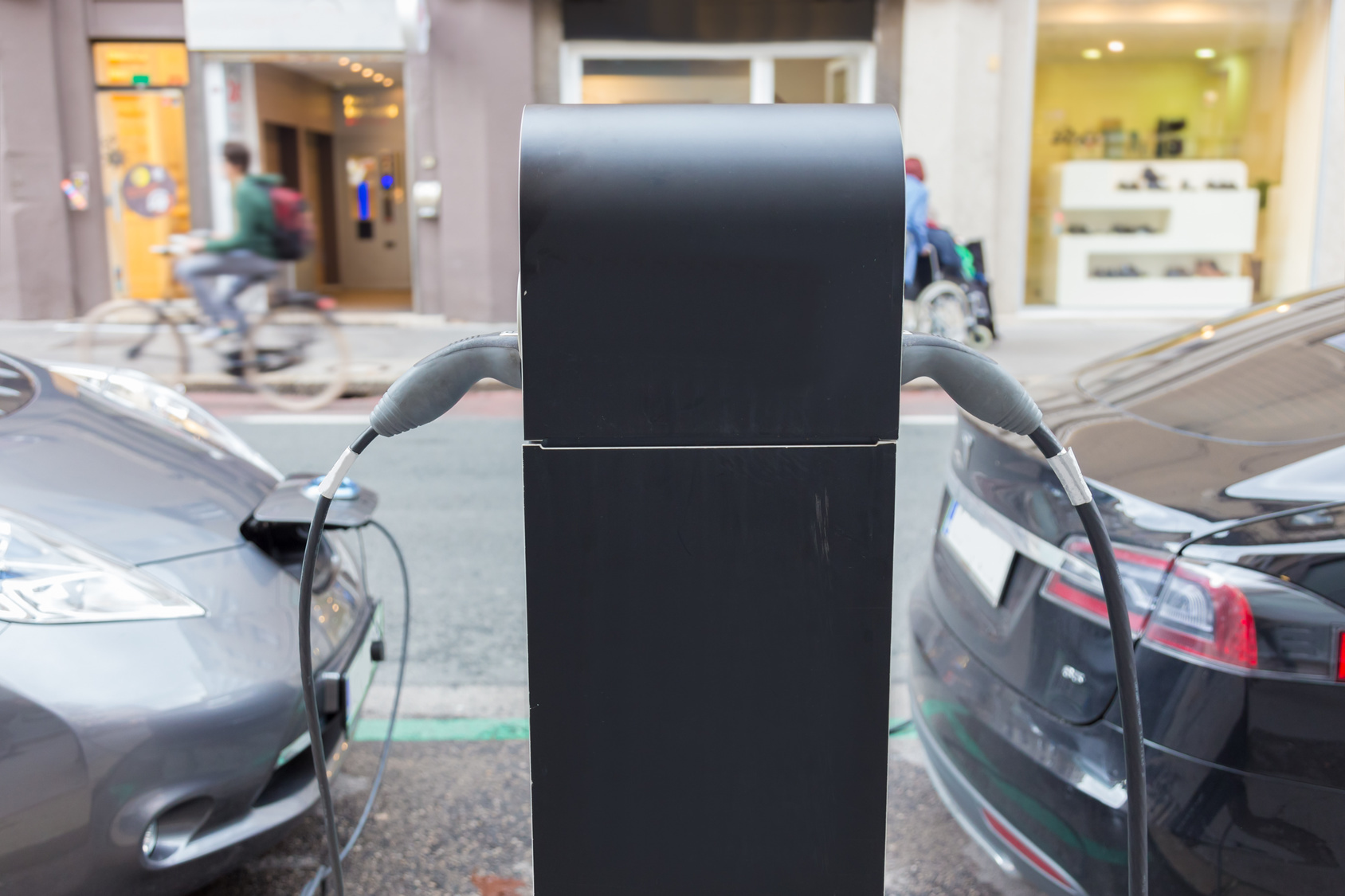Electric Car in Charging Station. Elektro auto