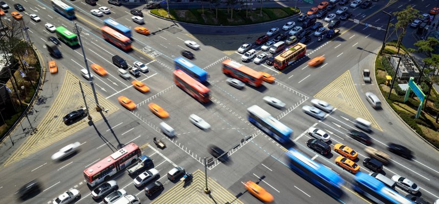 Belebte Straßenkreuzung in Korea Belebte Straßenkreuzung in Korea