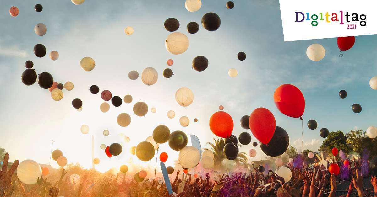 Foto mit aufsteigenden Luftballons zum bundesweiten Digitaltag 2021