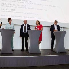 Link öffnet seitenüberlagerndes Dialog-Fenster