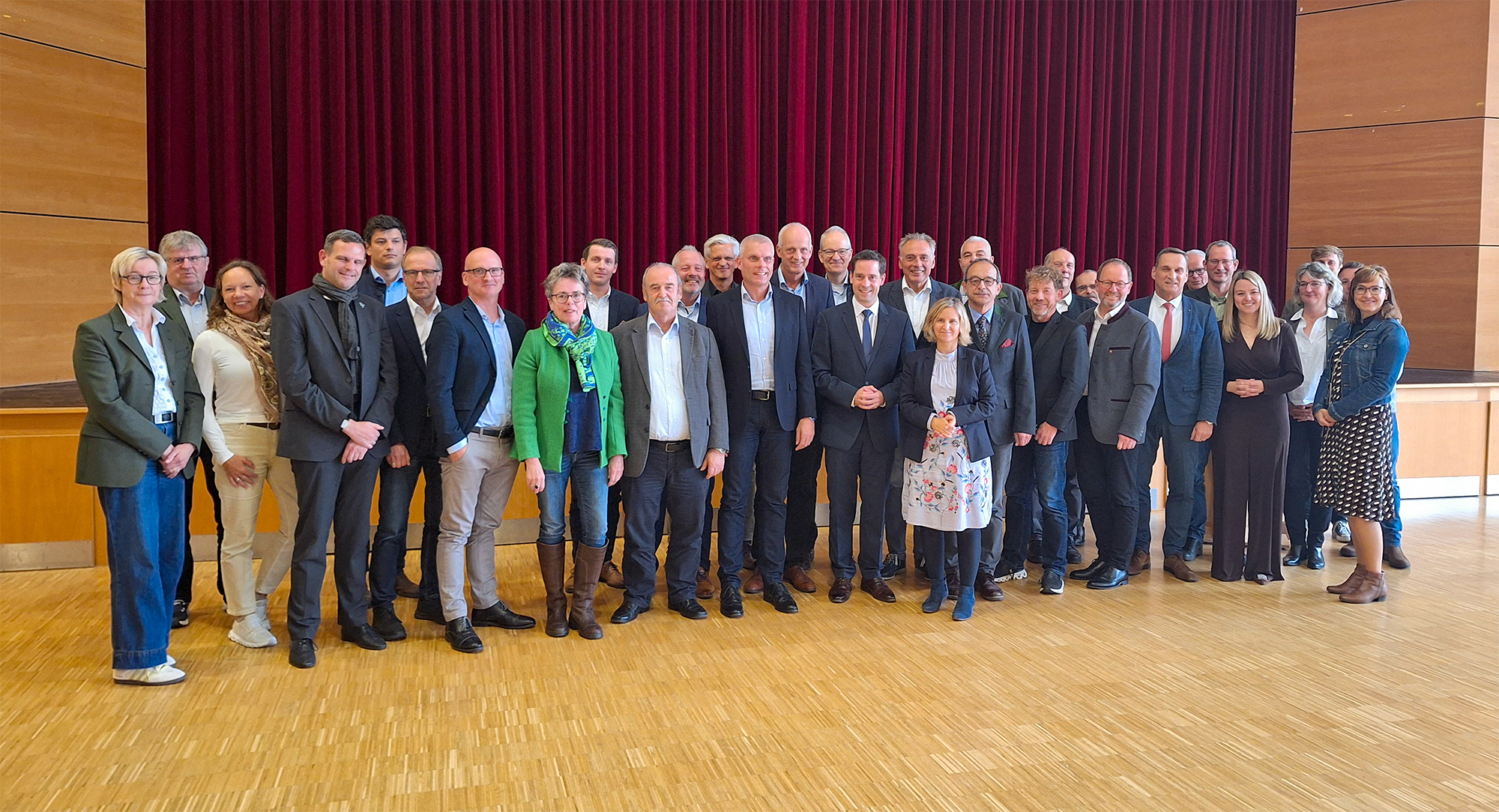 Gruppenbild der Mitglieder des Gemeinsamen Forstausschuss des DStGB bei seiner Sitzung im Oktober 2025