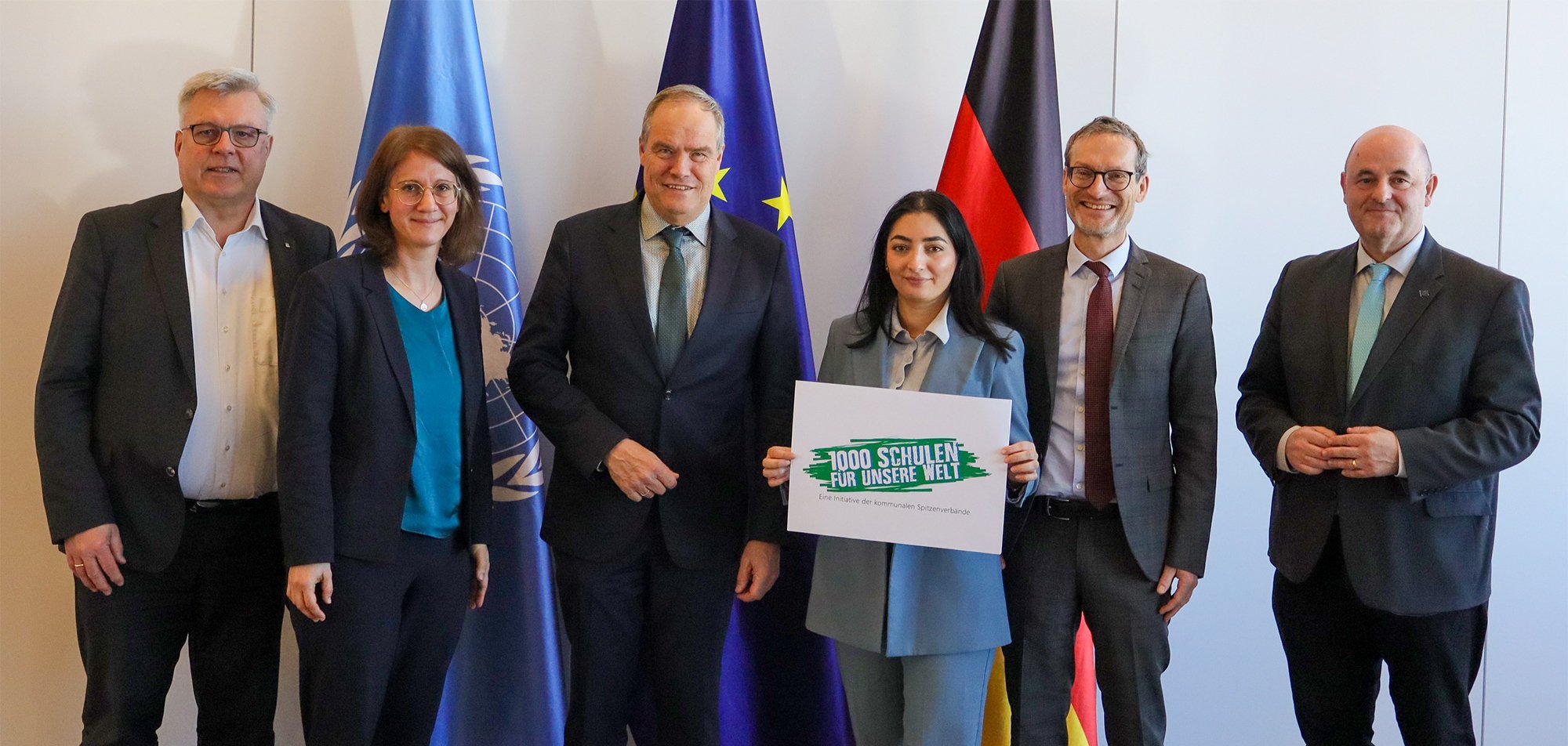 V.l.n.r.: Bernward Küper (Landesgeschäftsführer Städte- und Gemeindebund Sachsen-Anhalt), Lina Furch (Deutscher Städtetag), Oberbürgermeister Prof. Dr. Eckart Würzner  (Heidelberg), Entwicklungsministerin Alabali Radovan, Dr. Kay Ruge, Hauptgeschäftsführer des Deutschen Landkreistages Dr. Kay Ruge, Zimmermann, stellvertretender DStGB-Hauptgeschäftsführer. 