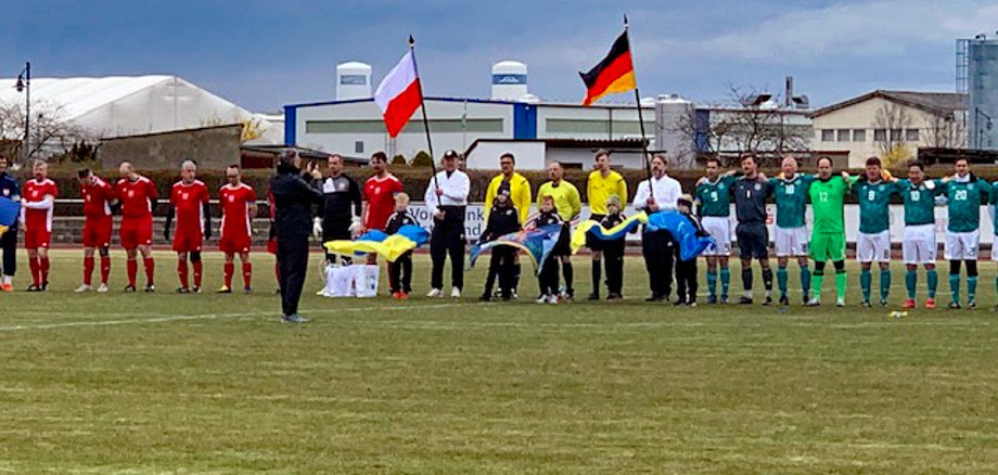 Nationalmannschaft der Bürgermeister spielt gegen Polen