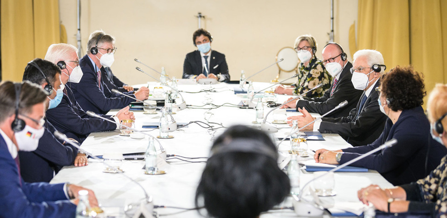 DStGB-Präsident Ralph Spiegler begleitet Bundespräsident Frank Walter Steinmeier auf seiner Italienreise im Jahr 2020. Hier bei einer offiziellen Sitzung.