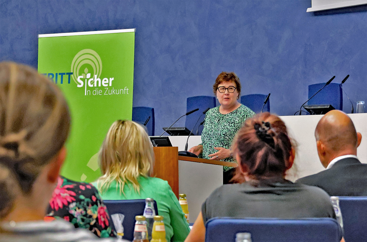 Sozialministerin Petra Grimm-Benne (Sachsen-Anhalt) bei der Auftaktveranstaltung Trittsicher in die Zukunft in Magdeburg.